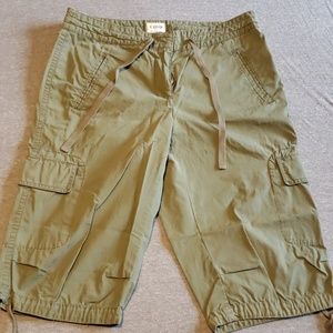 Ipod cargo Bermuda shorts